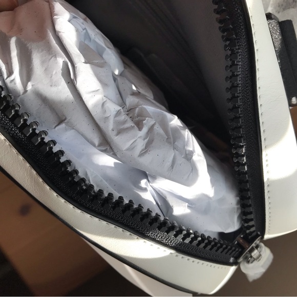 🥰 Coach Track Pack In Colorblock Signature Canvas - Picture 11 of 12